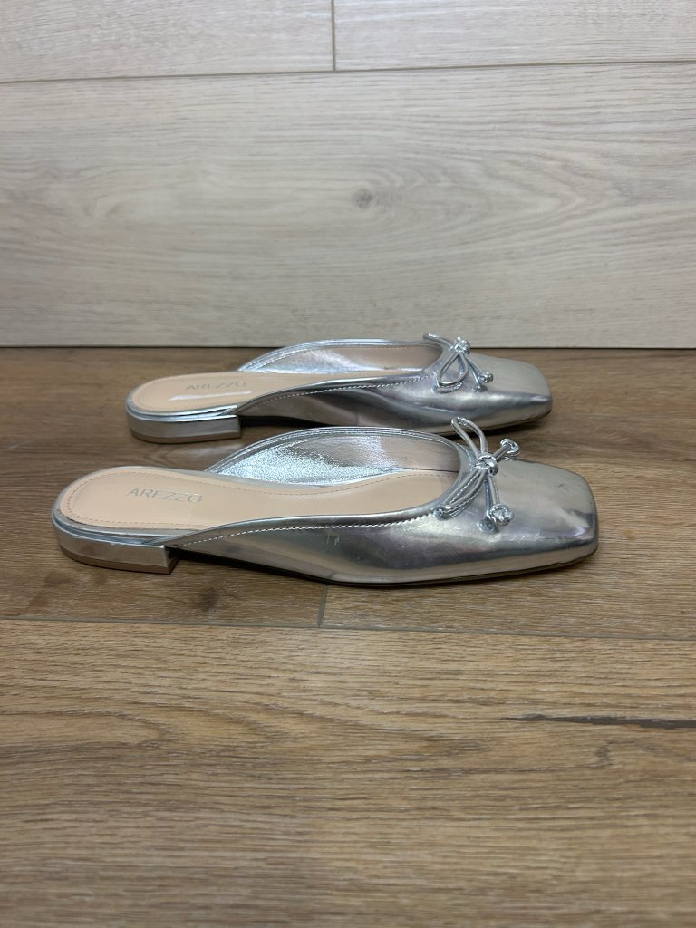 Arezzo Fechado Salto Rasteiro Sto/Prateado Eco Specchio Silver 6b Nwt